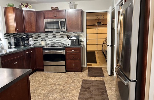 Bradley House | Cozy, updated 2 BR 2 BA home with 2 car attached garage.