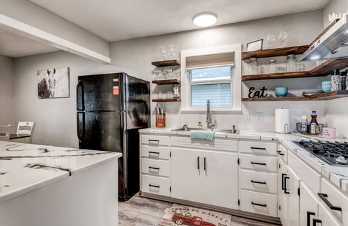 Stillwater House | Cozy & Updated home half mile from OSU!