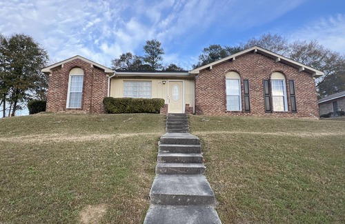 Columbus House | Cozy updated home with luxury bathrooms and kitchen located 5 minutes from post