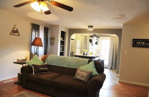Woodland Park House | Cozy Updated Townhouse with Private Deck and Mountain Views