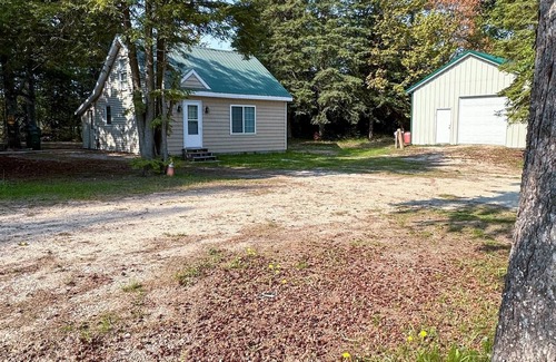 Seney Cabin | Cozy Upper Peninsula Michigan cabin for 6 near Snowmobile Trail 43 and Fox River