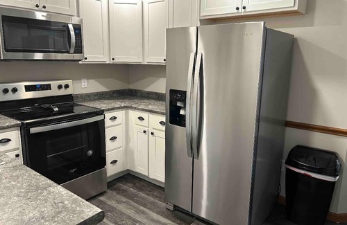 Houston Apartment | Cozy Upstairs Apartment -centrally located near Troy, Piqua, and Greenville.