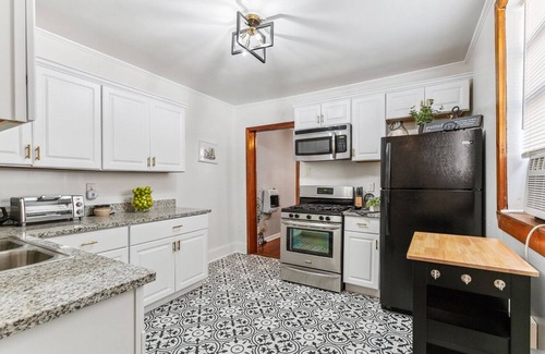 Touro House | Cozy uptown New Orleans single property located near great amenities.