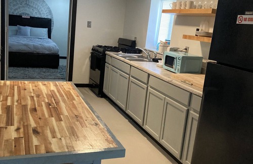 Mount Oliver Apartment | Cozy Urban Apartment Close to the Heart of Everything Pittsburgh