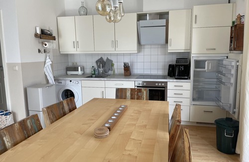 Dassow Apartment | Cozy vacation apartment with 2 patios, large field and beach chair