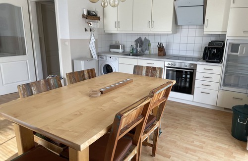Dassow Apartment | Cozy vacation apartment with 2 patios, large field and beach chair