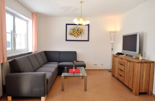 Riedenburg Apartment | Cozy vacation apartment (70sqm) on the first floor on a farm