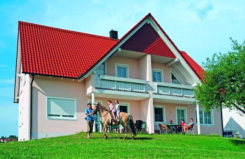 Riedenburg Apartment | Cozy vacation apartment (73 sqm) with direct access to the garden and private pavilion