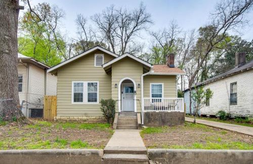 Vicksburg House | Cozy Vicksburg Home with Patio about 1 Mi to Riverfront!