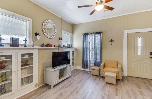 Vicksburg House | Cozy Vicksburg Home with Patio about 1 Mi to Riverfront!