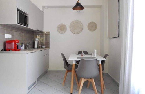 Stalida House | Cozy Villa with Private Terraces & Garden View