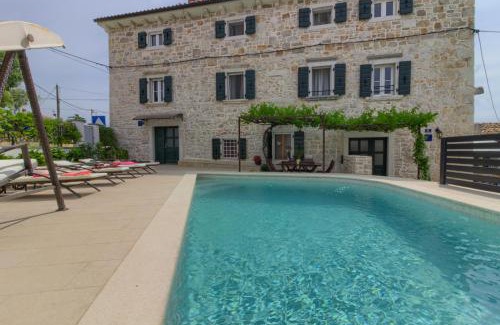 Dracevac Villa | Cozy villa Zita with private pool near town center