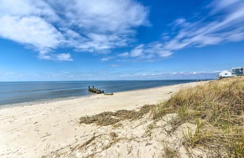Villas House | Cozy Villas Cottage with Deck, half Block to Beach!