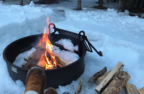 Ely Cabin | Cozy vintage cabin on peaceful BWCA lake with WiFi