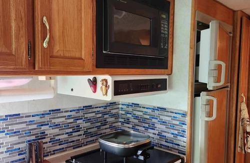Ottoville House | Cozy vintage camper for the eclipse