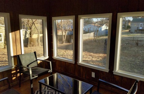 South Kansas City House | Cozy Waldo Hideaway - King sized bed with fenced in backyardn