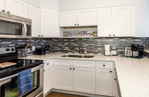Marco Island Condo | Cozy Waterfront Condo with Stunning Sunsets