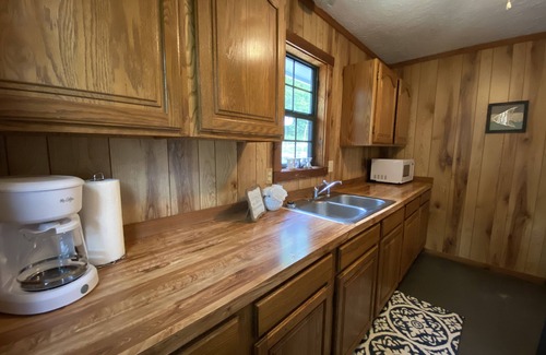 Se Ree House | Cozy Waterfront Cabin on Rough River Lake