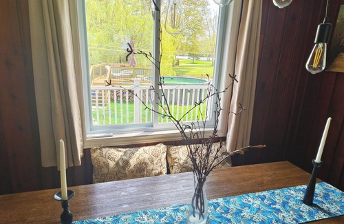 Ramara Cottage | Cozy Waterfront Cottage with Pool/Sauna/BBQ/Wifi