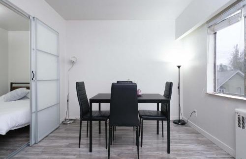 West End Apartment | Cozy West End Home Away from Home