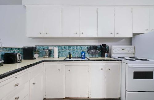 West End Apartment | Cozy West End Home Away from Home