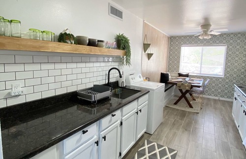 El Paso House | Cozy Westside Escape - Close to I 10 - Mesa - Doniphan