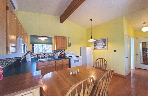 Payson House | Cozy Westside Guest Suite with Great View