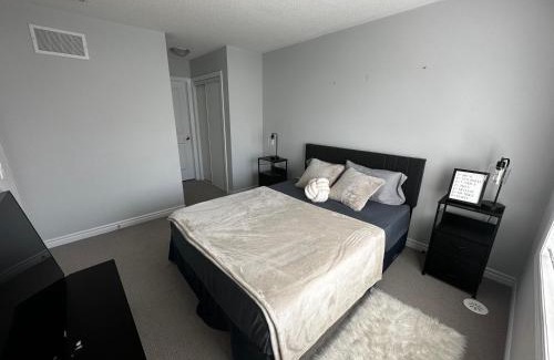 Whitby House | Cozy Whitby Retreat