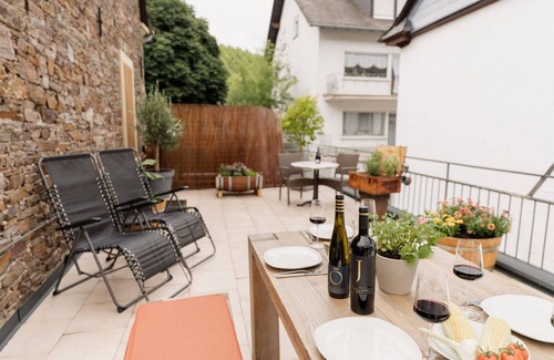 Ediger Apartment | Cozy winegrower's house with large terrace and view of the rooftops of Ediger