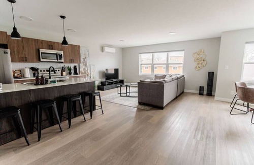 Winnipeg House | Cozy Winnipeg Getaway - Near The Forks & Hospital