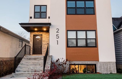 Winnipeg House | Cozy Winnipeg Getaway - Near The Forks & Hospital
