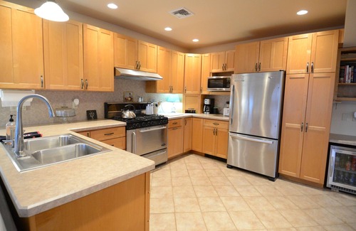 East Haven House | Cozy, year round beachside cottage just steps to the water
