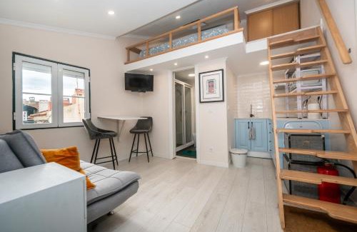 Merces House | Cozy Yellow House Bairro Alto