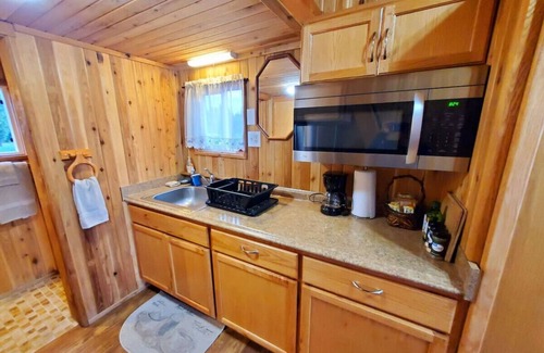 Forks House | Cozy Yet Spacious, Tiny House on Tires