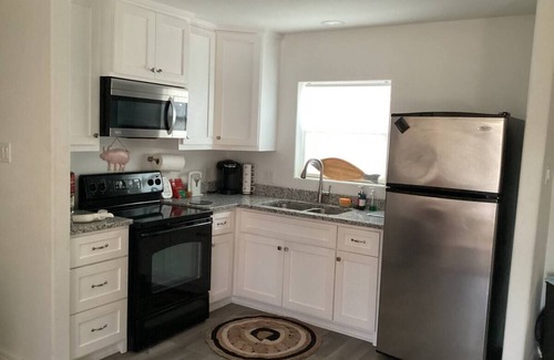 MacGregor Apartment | Cozy2-Bedroom APT, AC, WiFI, 1m UH, 2mMuseums, Zoo, Medical Center, NRG.Downtown