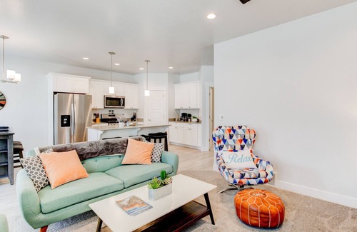 Bluffdale House | COZY4BRw/2-KingBeds in the heart of Silicon Slope's