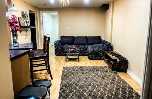 Bayview Glen Apartment | Cozybasement