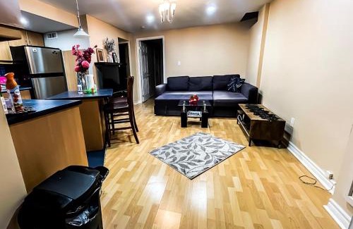 Bayview Glen Apartment | Cozybasement