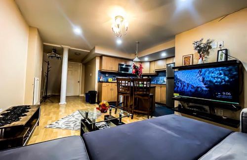Bayview Glen Apartment | Cozybasement