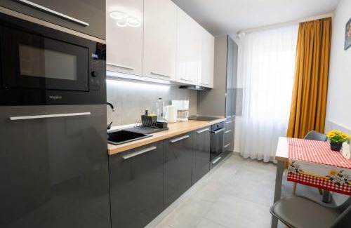 Tractorul Apartment | CozyHome