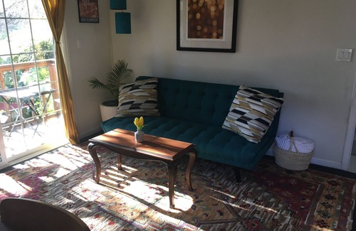 Redwood Heights Apartment | CozyOaks Studio - Charming cottage in woodsy Oakland with WiFi access