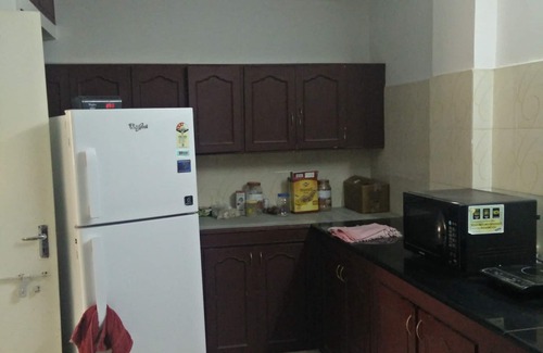 Thousand Lights West Apartment | Cozystay near Hotel Taj Coromandal - Room No.3