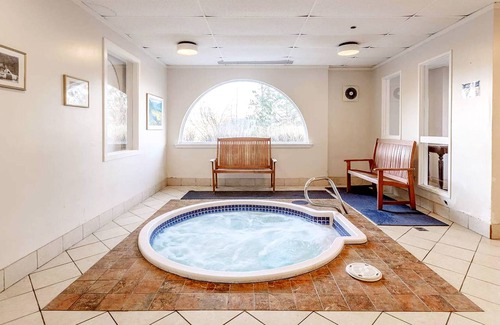 Central Okanagan Apartment | Cozystay Signature: Lake Okanagan Resort