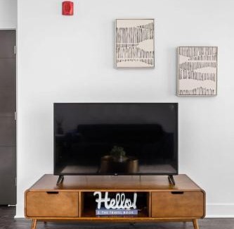 Indianapolis Apartment | CozySuites 1BR Modern Apt near the Fashion Mall