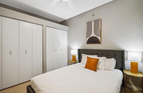 Mill District Apartment | CozySuites 2BR Mill District with pool, gym # 01