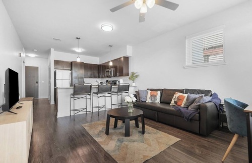 Indianapolis Apartment | CozySuites at Notch