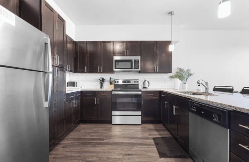 Indianapolis Apartment | CozySuites at Notch