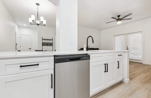 Glendale Sports and Entertainment District Apartment | CozySuites Glendale by the stadium with pool! 29
