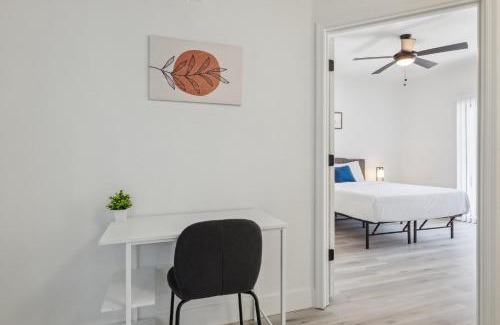 Glendale Sports and Entertainment District Apartment | CozySuites Glendale - Westgate w pool 18