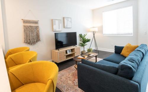 Central Business District Apartment | Cozysuites l Luxe 1BR in Downtown Cincinnati